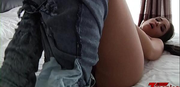 Latina Giselle Leon Loves Bluejeans